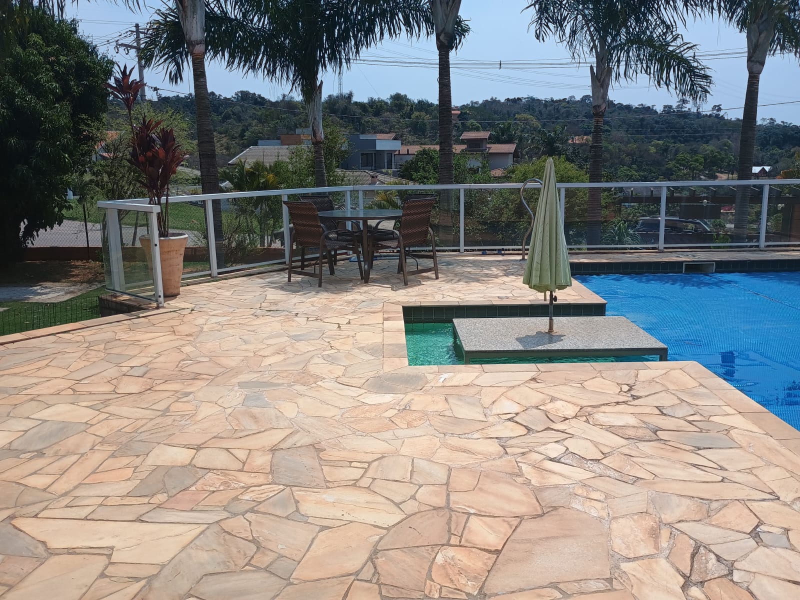 Sobrado 3 dormitórios e Piscina a Venda no Condomínio Horizonte Azul 2