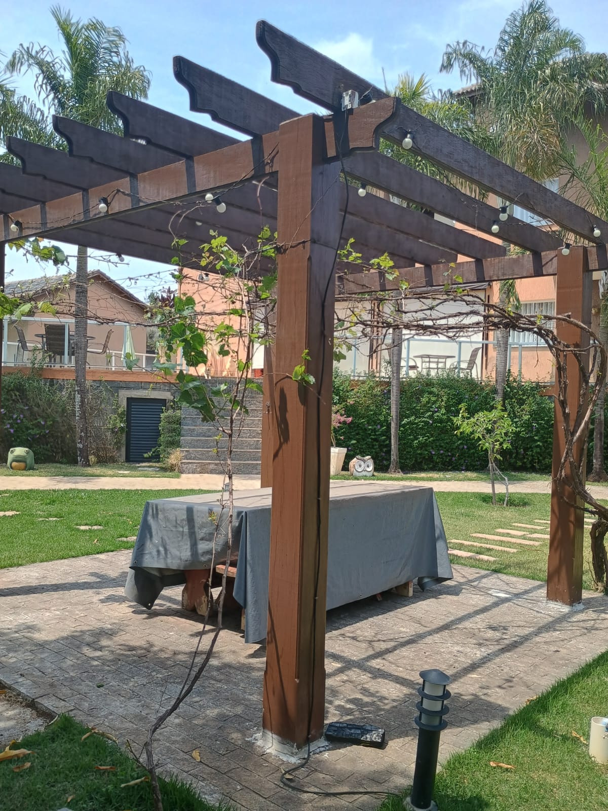 Sobrado 3 dormitórios e Piscina a Venda no Condomínio Horizonte Azul 2