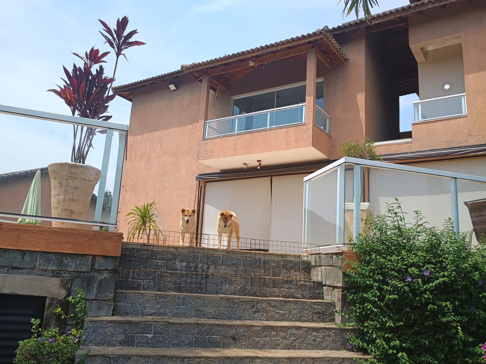 Sobrado 3 dormitórios e Piscina a Venda no Condomínio Horizonte Azul 2