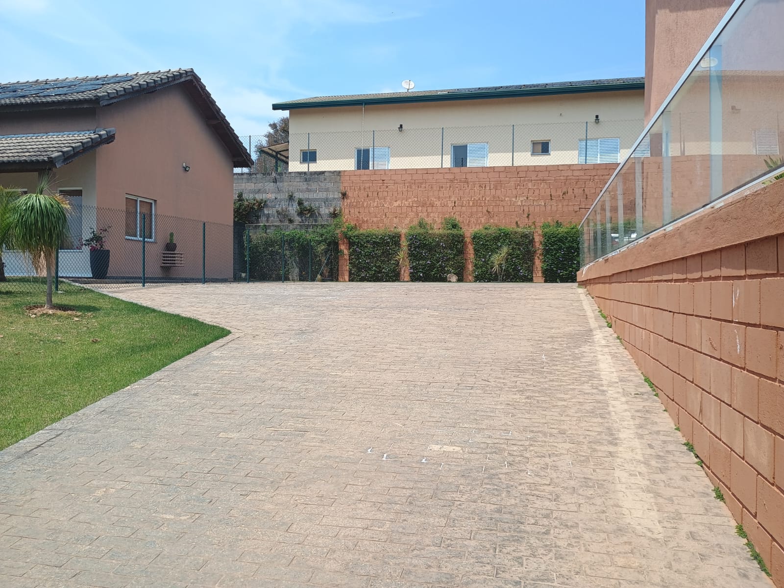 Sobrado 3 dormitórios e Piscina a Venda no Condomínio Horizonte Azul 2