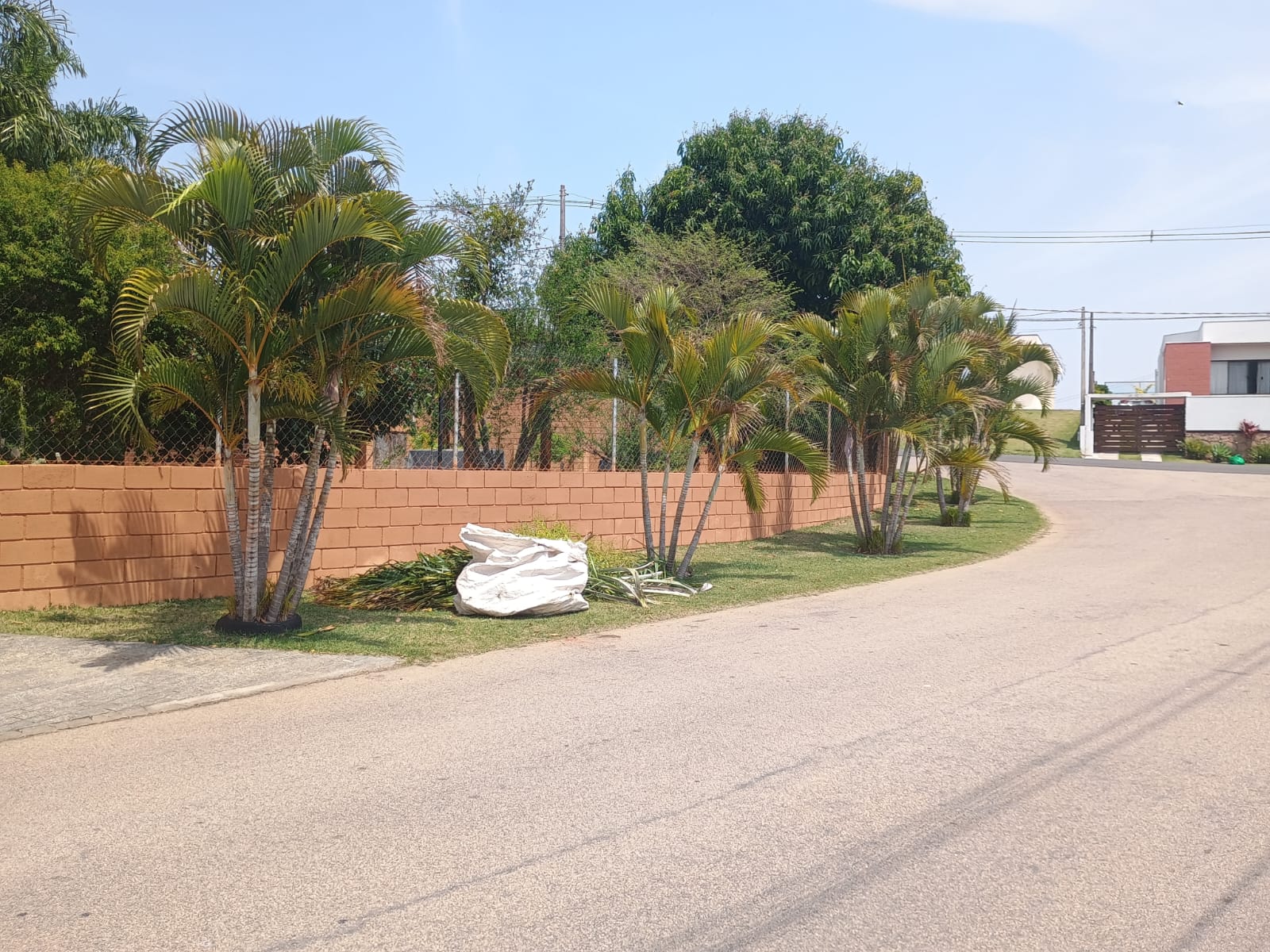 Sobrado 3 dormitórios e Piscina a Venda no Condomínio Horizonte Azul 2