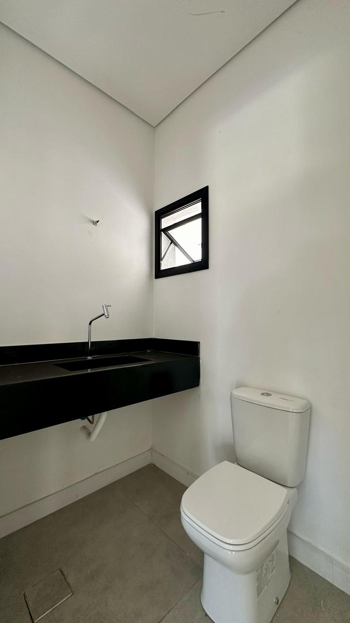 Casa Térrea a Venda com 3 suítes em Condomínio Clube de Itupeva