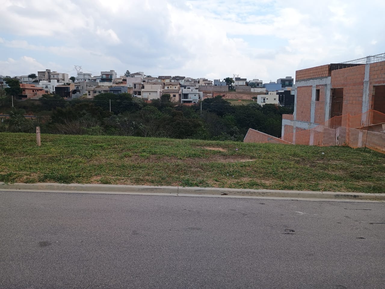 Terreno a Venda no Condomínio Villagio Azzure  em Itupeva-SP