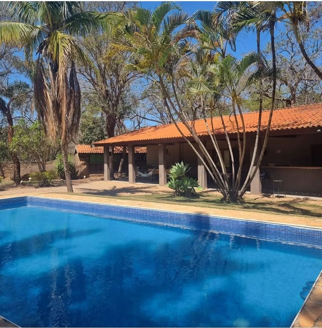 Casa de 1100 m² de Área Construída com 8 dormitórios a Venda em Condomínio de Indaiatuba 