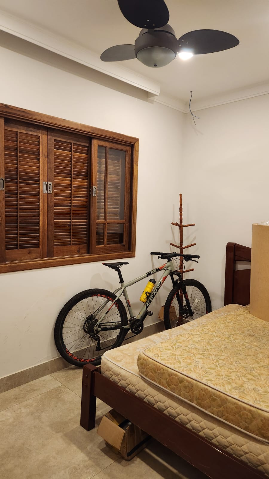 Casa a Venda no Condomínio Jardim do Ribeirão 2