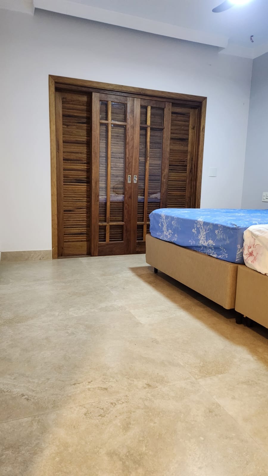 Casa a Venda no Condomínio Jardim do Ribeirão 2
