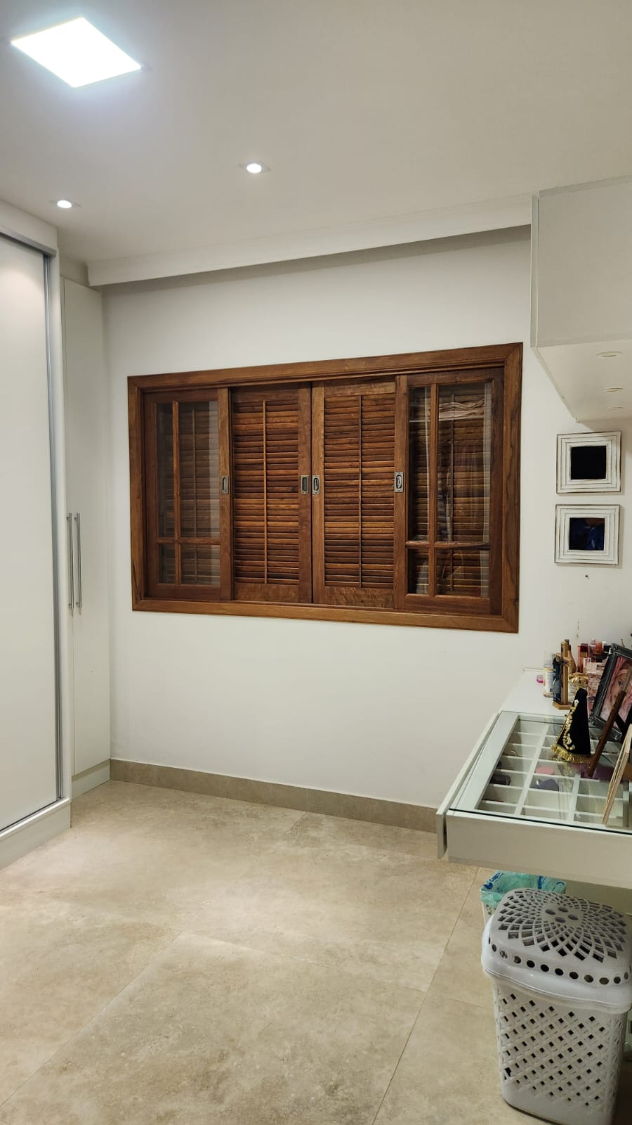 Casa a Venda no Condomínio Jardim do Ribeirão 2