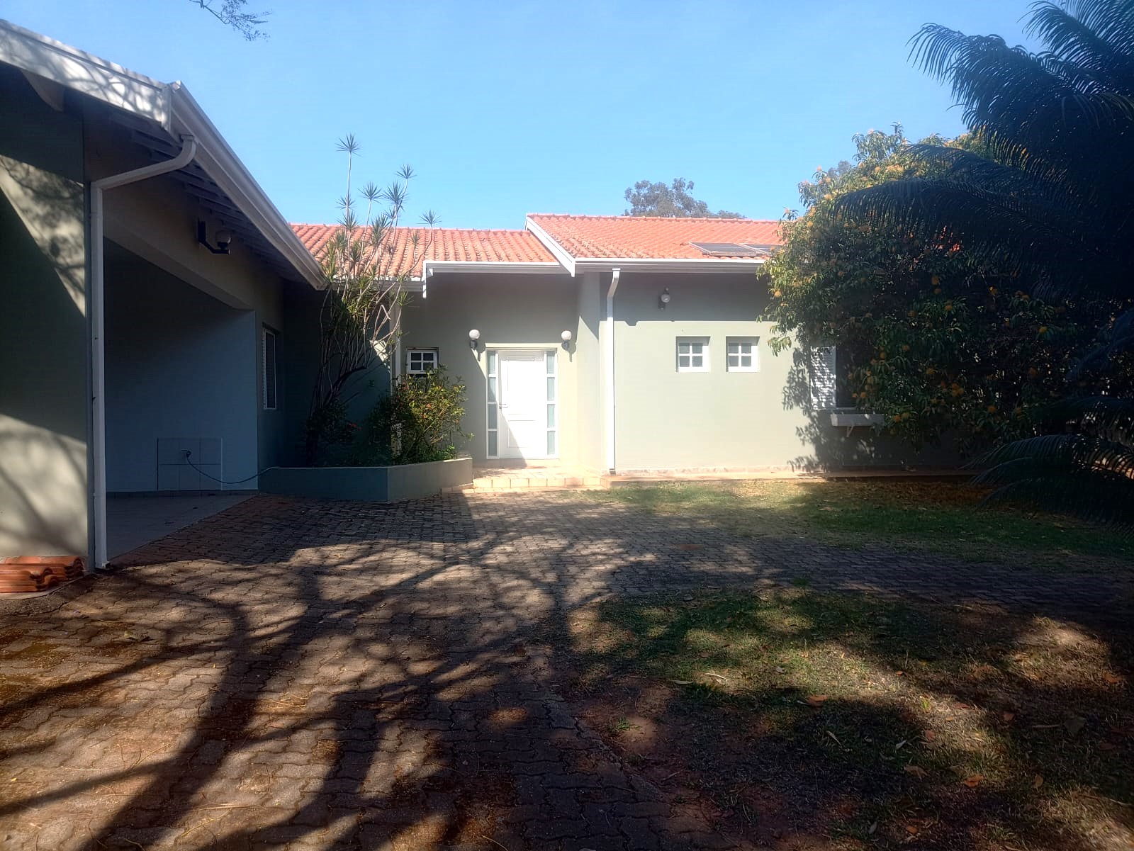 Casa Térrea a Venda no Condomínio Recanto das Flores em Indaiatuba 