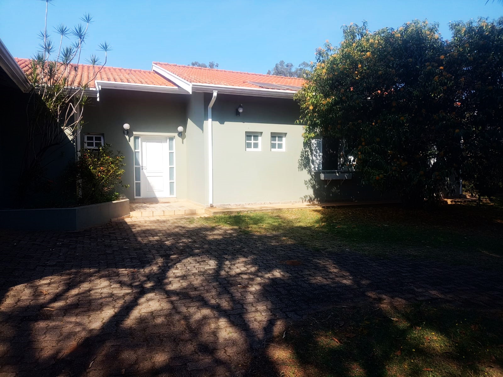 Casa Térrea a Venda no Condomínio Recanto das Flores em Indaiatuba 