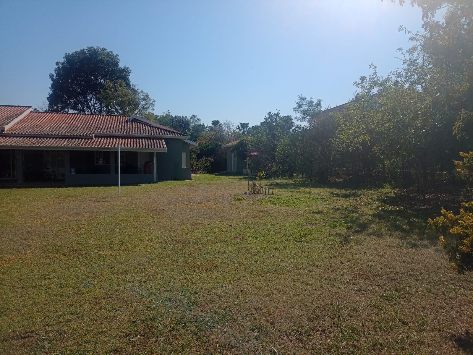 Casa Térrea a Venda no Condomínio Recanto das Flores em Indaiatuba 