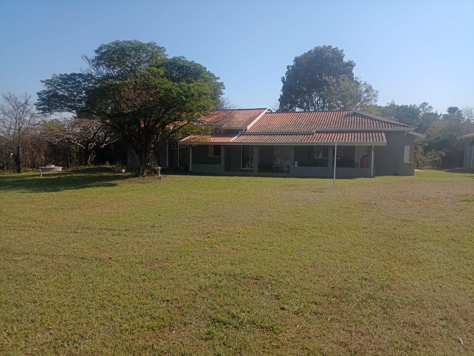 Casa Térrea a Venda no Condomínio Recanto das Flores em Indaiatuba 
