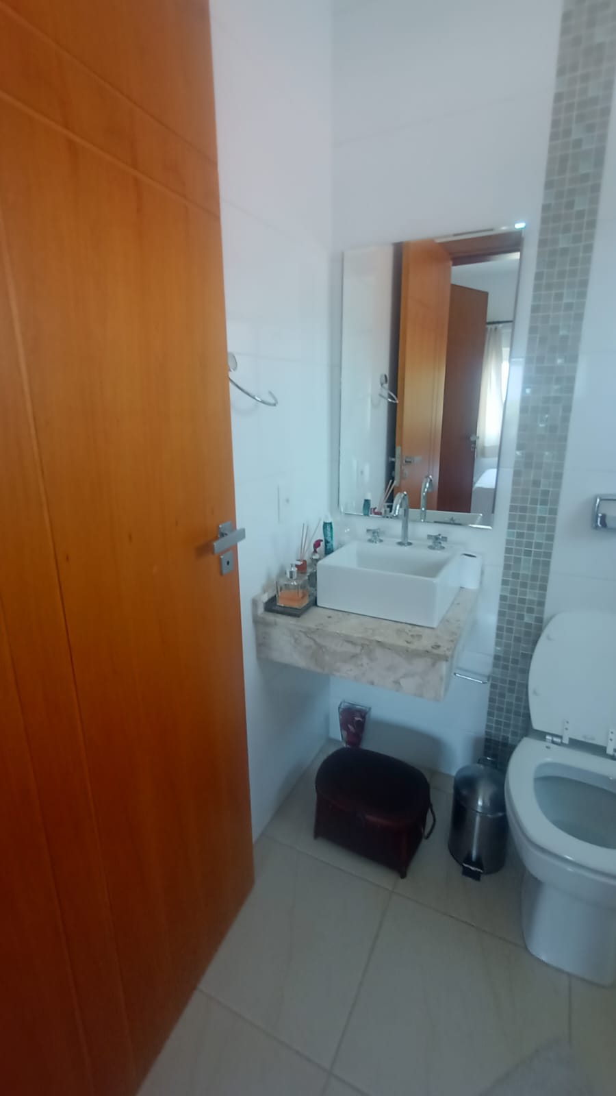 Sobrado com 3 Suítes, Piscina e Espaço Gourmet a Venda no Horizonte Azul 1 