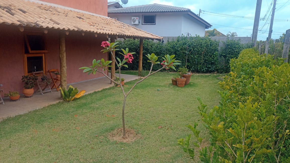 Sobrado com 4 suítes a venda no Condomínio Horizonte Azul 2