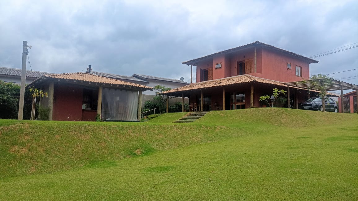 Sobrado com 4 suítes a venda no Condomínio Horizonte Azul 2
