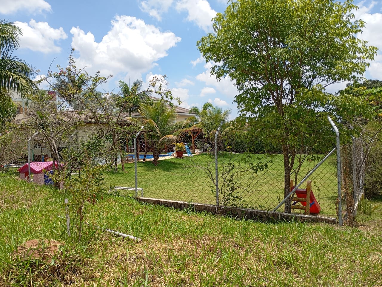 Sobrado 3 dormitórios, suíte e piscina a venda  no Horizonte Azul 2  