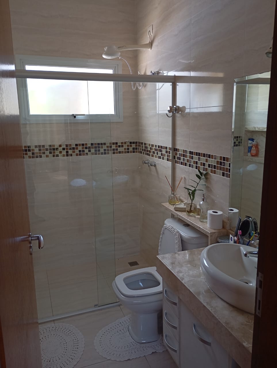 Sobrado 3 dormitórios, suíte e piscina a venda  no Horizonte Azul 2  
