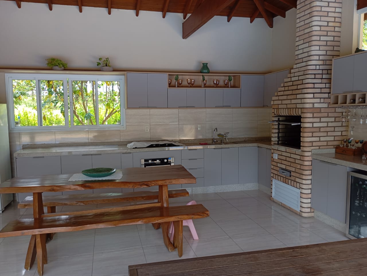 Sobrado 3 dormitórios, suíte e piscina a venda  no Horizonte Azul 2  