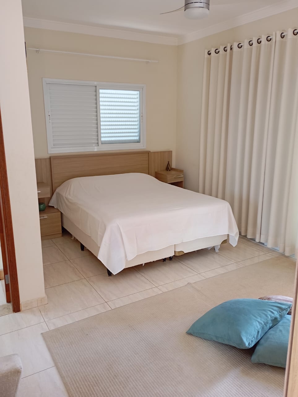 Sobrado 3 dormitórios, suíte e piscina a venda  no Horizonte Azul 2  