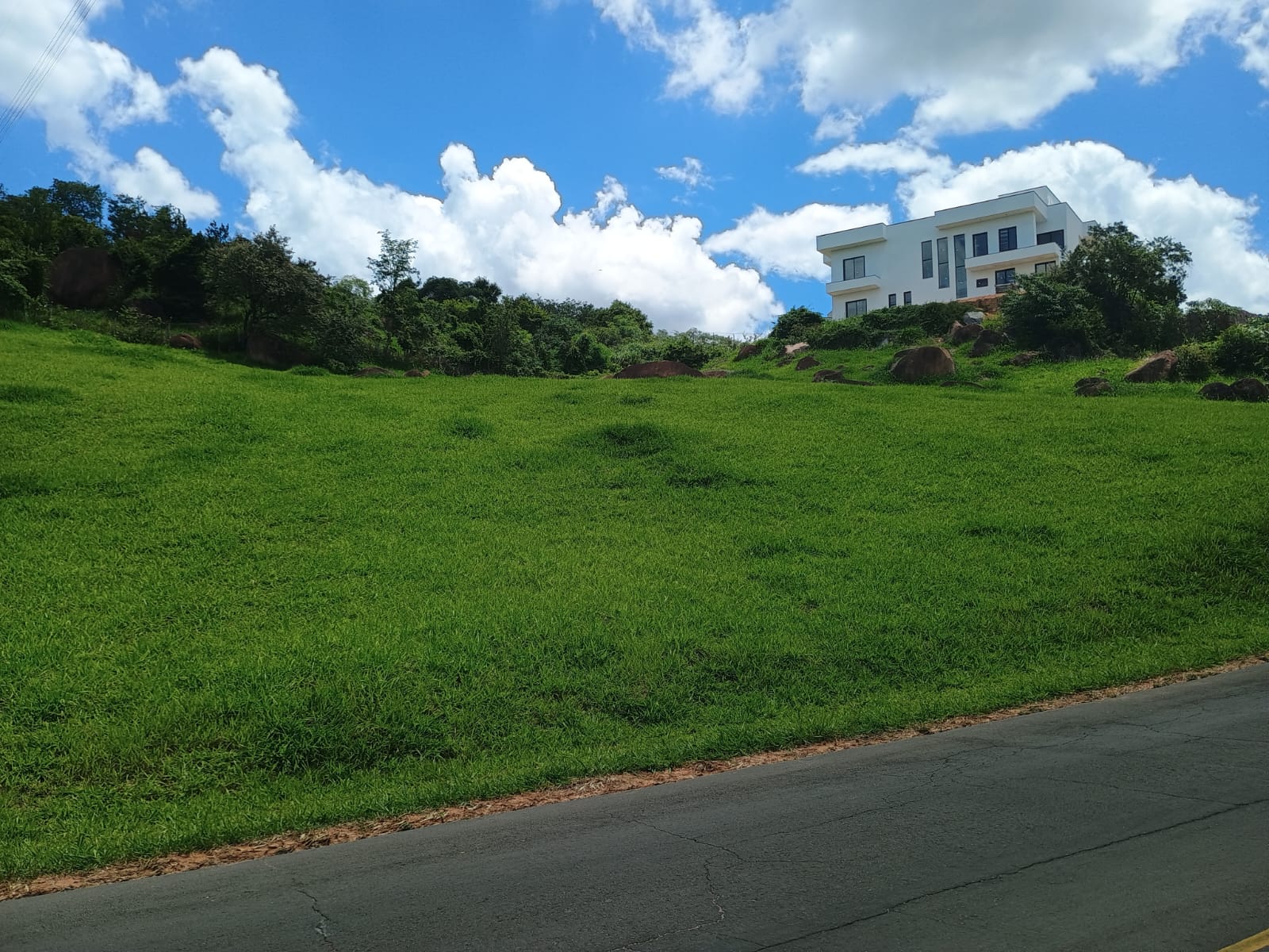 Lote de 1500 m² a venda no Condomínio Horizonte Azul 2
