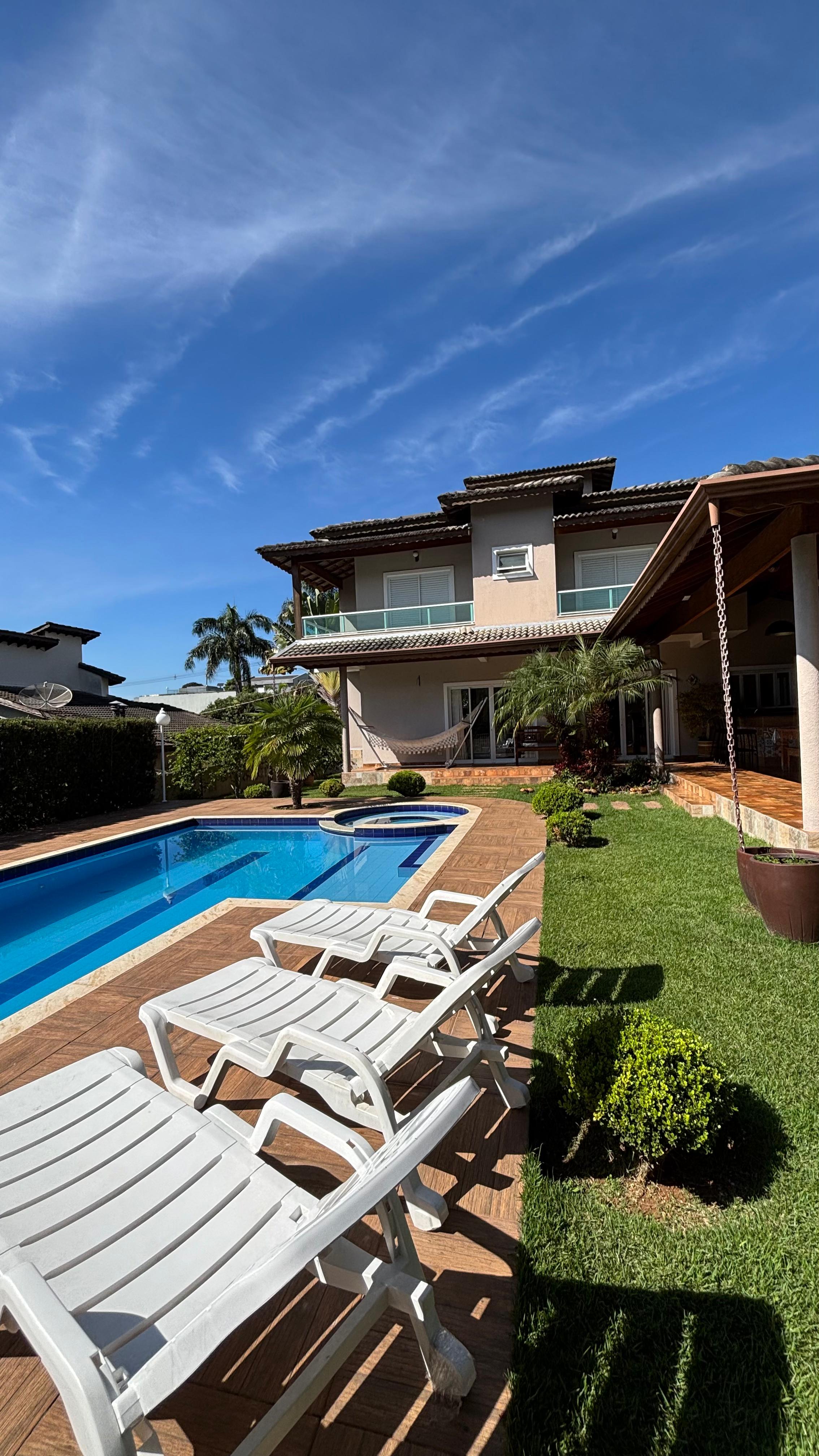 Sobrado 3 suítes e piscina a venda em Condomínio de Itupeva 