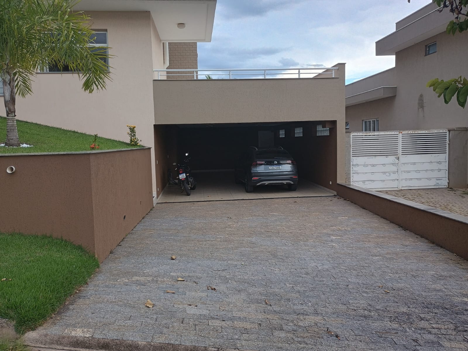 Casa Alto Padrão com Piscina, 4 Dormitórios e Vista Panorâmica em Itupeva!