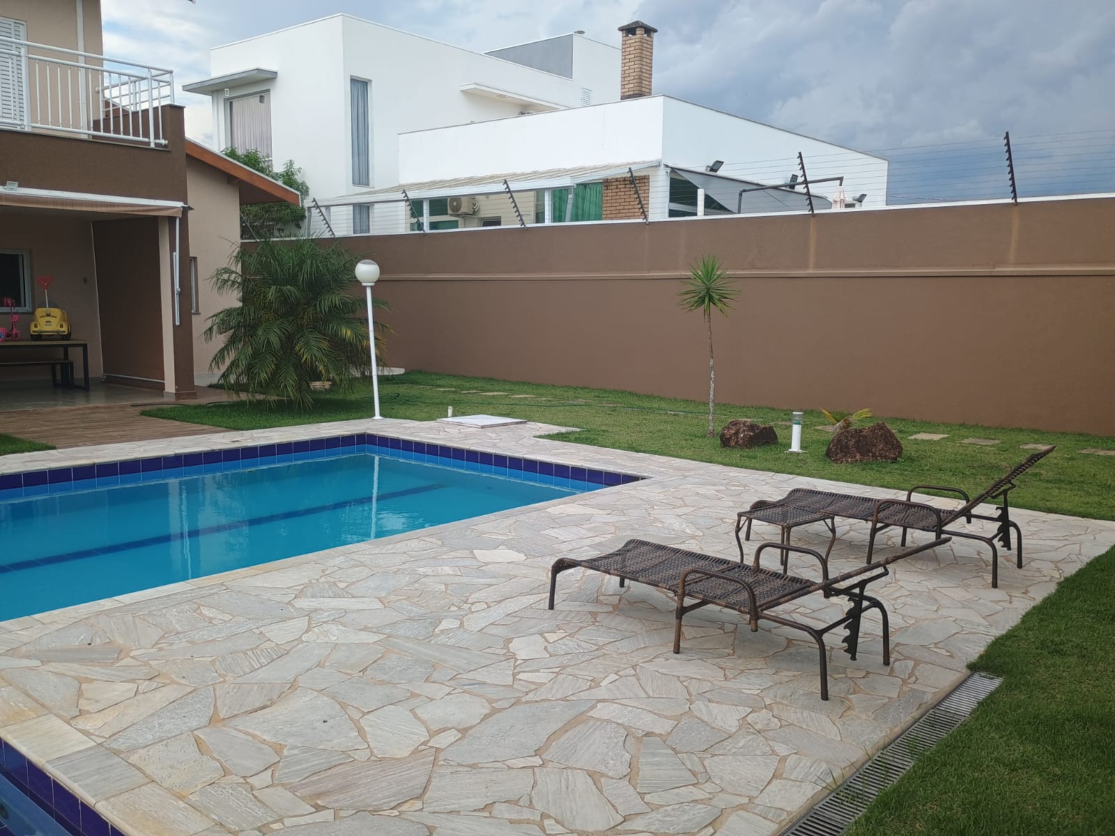 Casa Alto Padrão com Piscina, 4 Dormitórios e Vista Panorâmica em Itupeva!