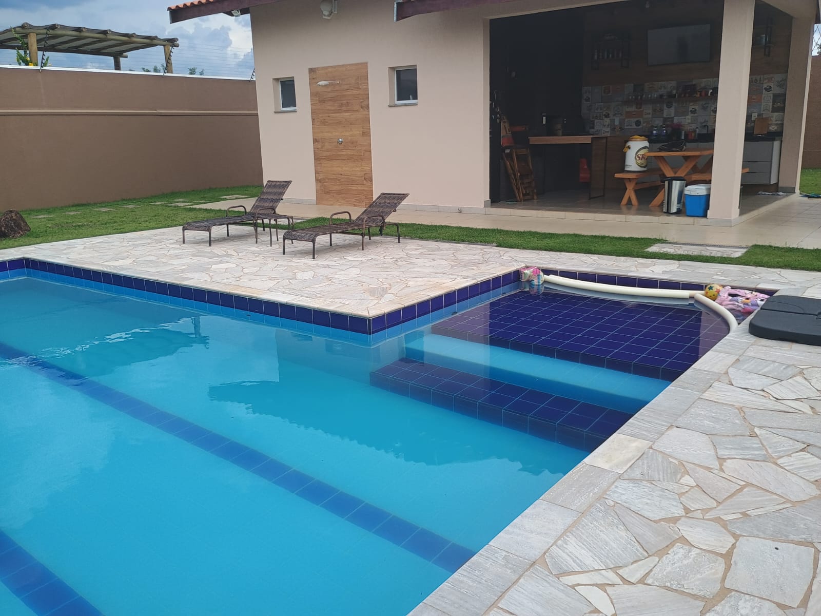 Casa Alto Padrão com Piscina, 4 Dormitórios e Vista Panorâmica em Itupeva!