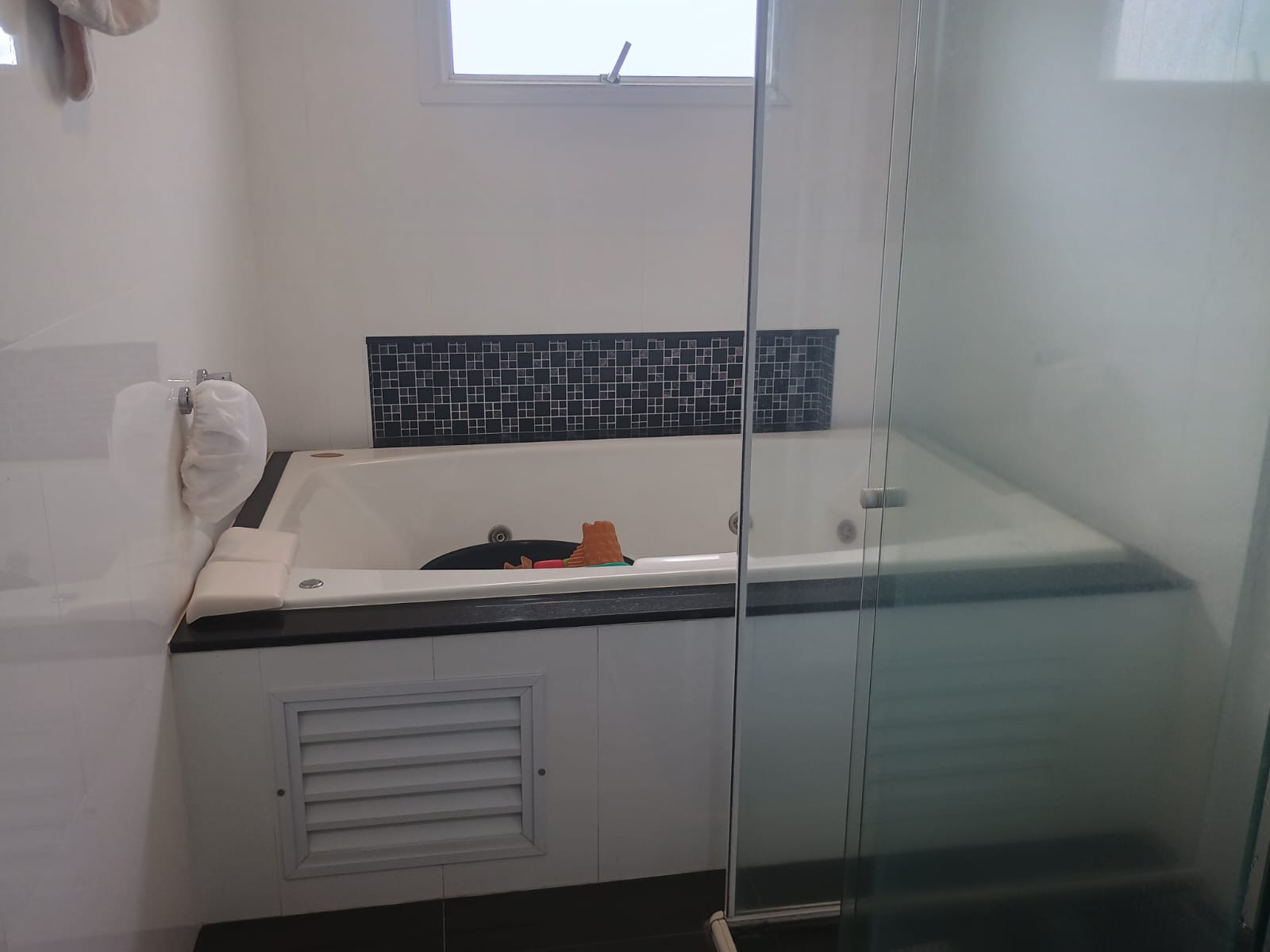 Casa Alto Padrão com Piscina, 4 Dormitórios e Vista Panorâmica em Itupeva!