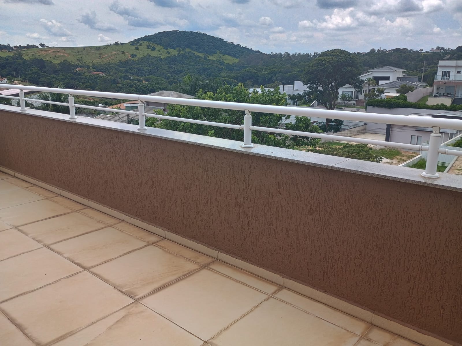 Casa Alto Padrão com Piscina, 4 Dormitórios e Vista Panorâmica em Itupeva!