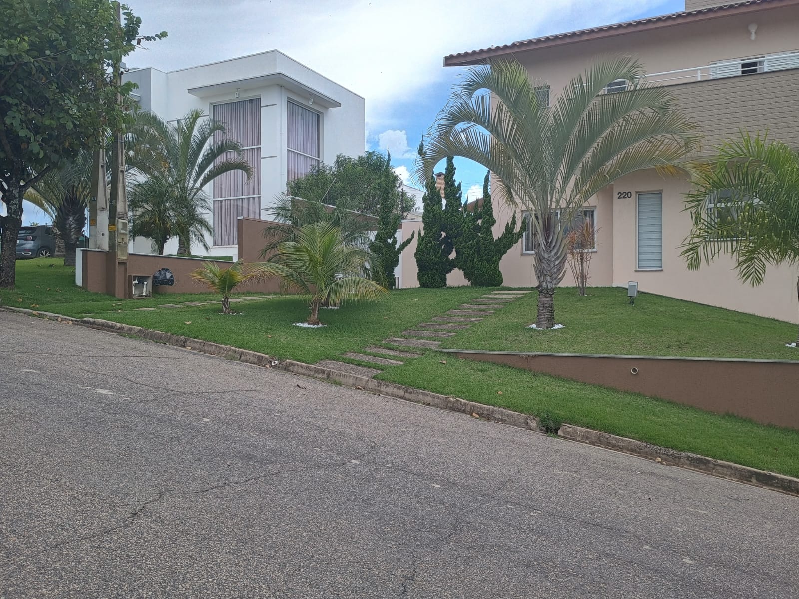 Casa Alto Padrão com Piscina, 4 Dormitórios e Vista Panorâmica em Itupeva!