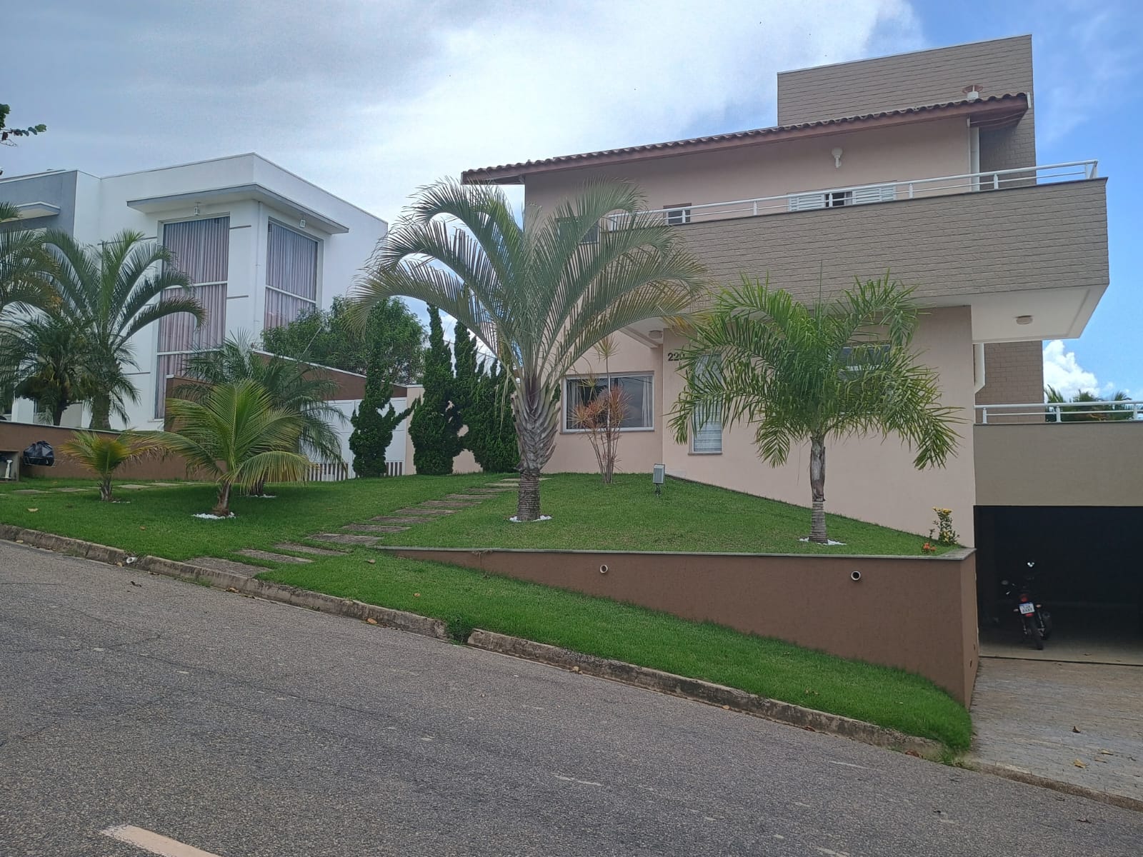 Casa Alto Padrão com Piscina, 4 Dormitórios e Vista Panorâmica em Itupeva!