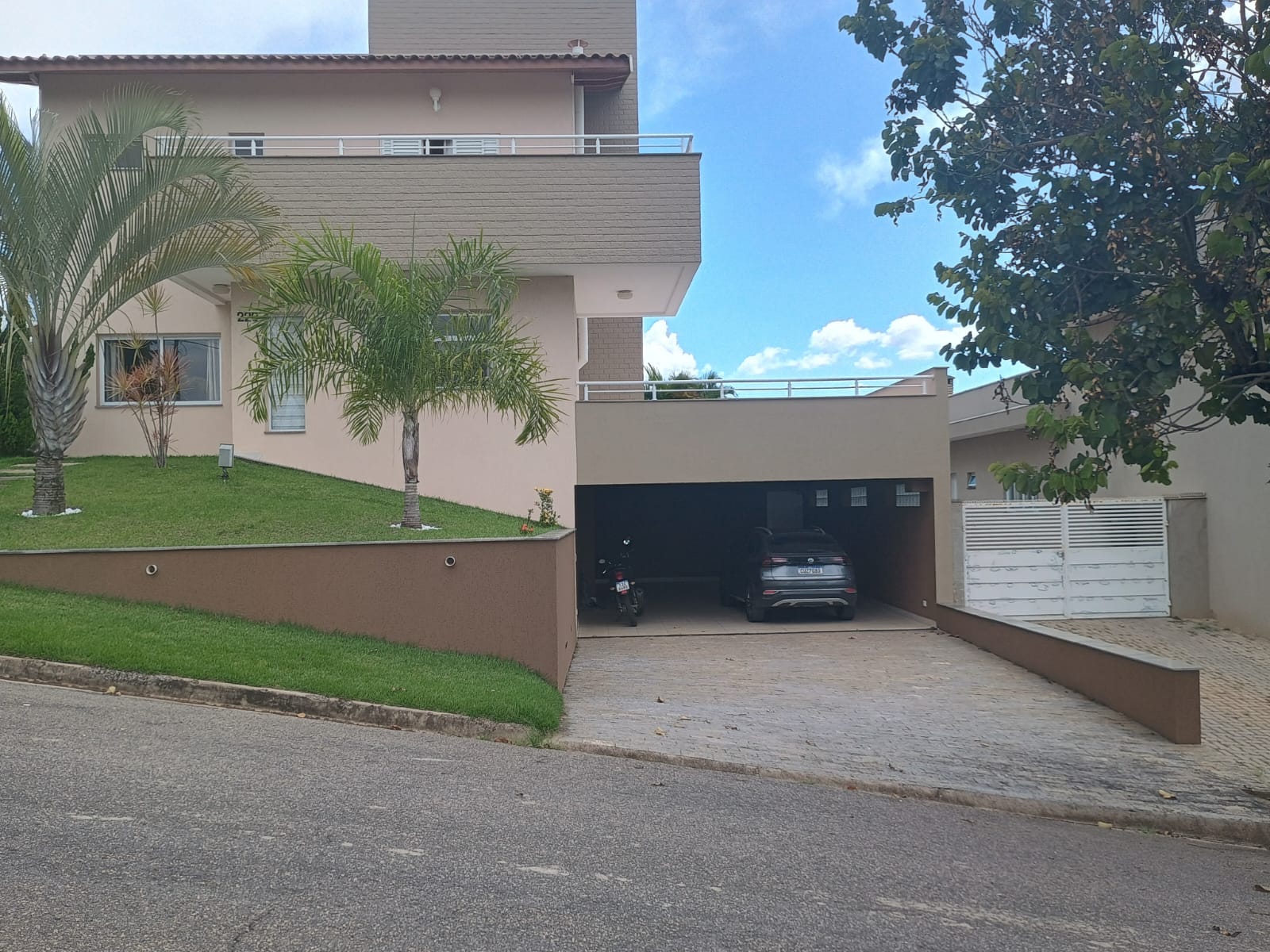 Casa Alto Padrão com Piscina, 4 Dormitórios e Vista Panorâmica em Itupeva!