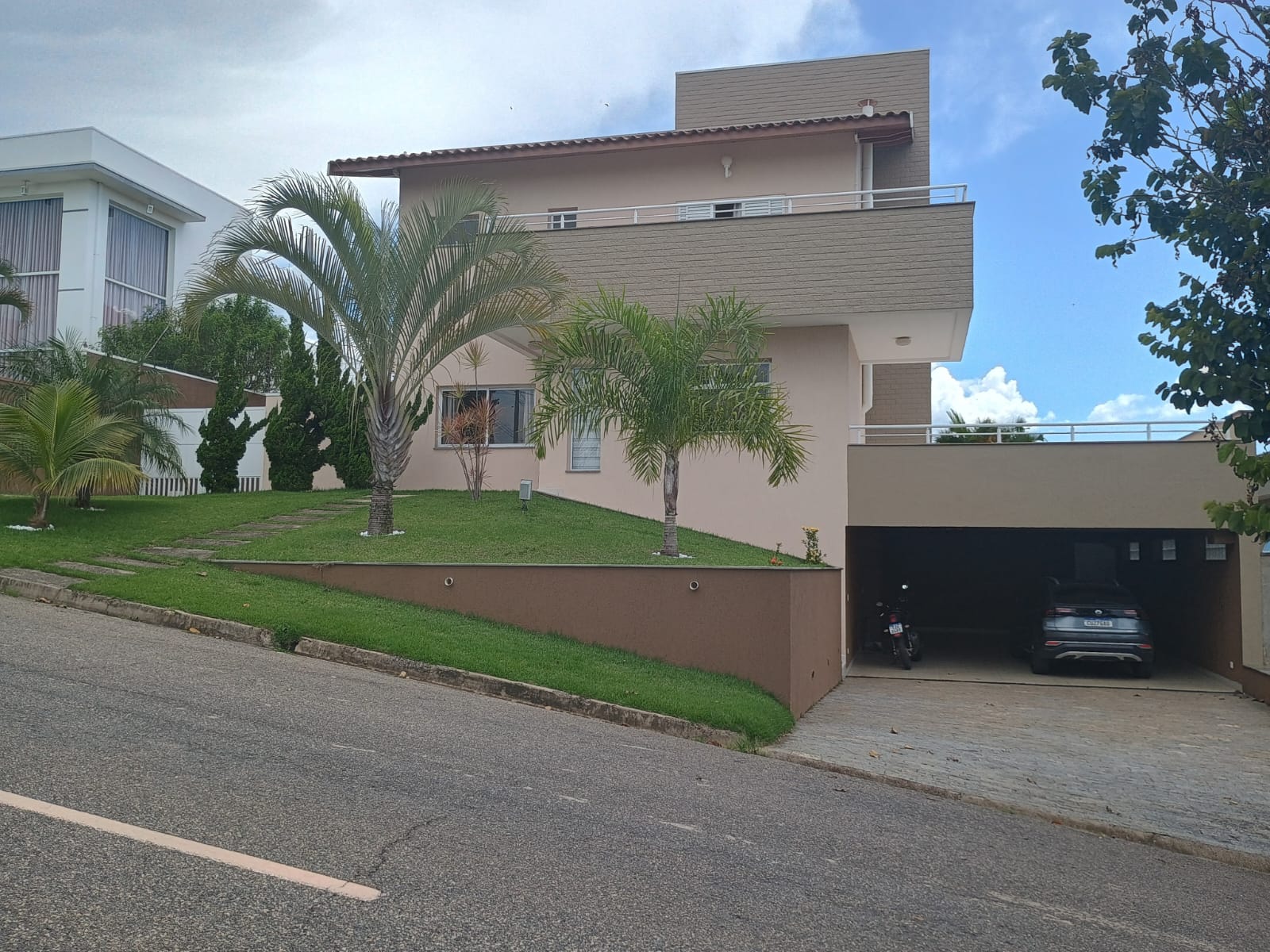 Casa Alto Padrão com Piscina, 4 Dormitórios e Vista Panorâmica em Itupeva!