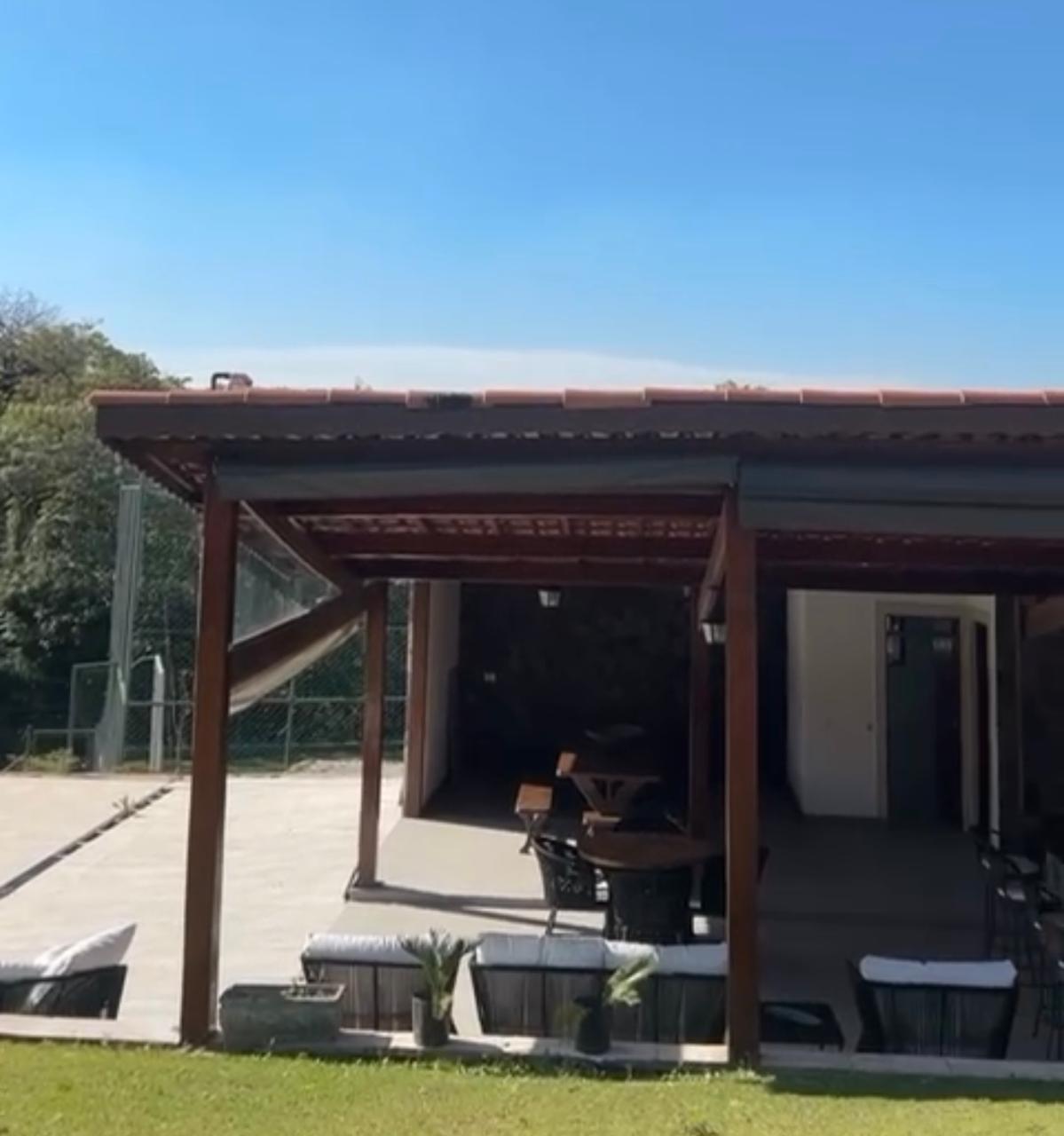 Casa com 4 dormitórios e piscina a venda no Condomínio Horizonte Azul 2