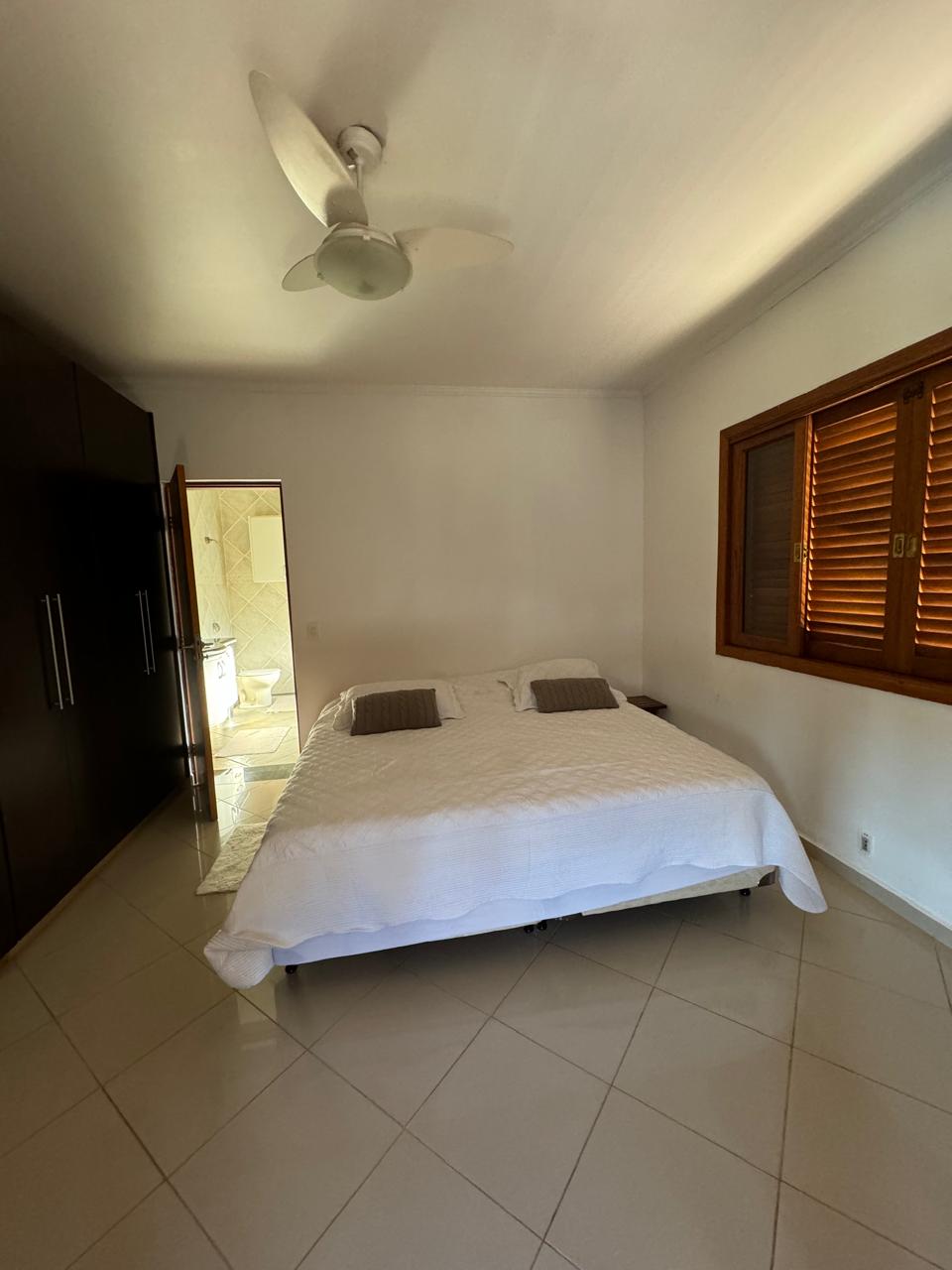 Casa com 4 dormitórios e piscina a venda no Condomínio Horizonte Azul 2