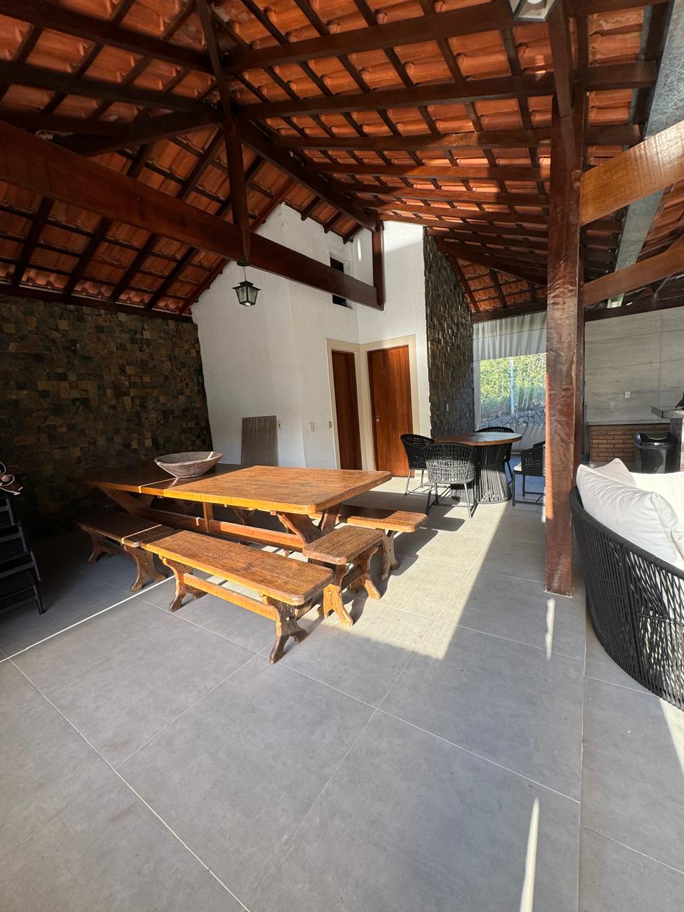 Casa com 4 dormitórios e piscina a venda no Condomínio Horizonte Azul 2