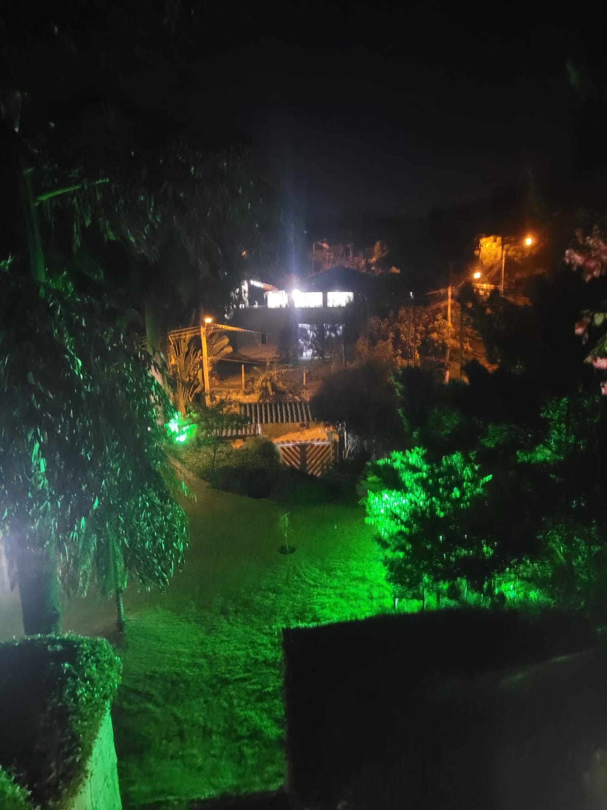 Casa Térrea com 3 dormitórios e Piscina a Venda no Condomínio Jardim do Ribeirão I