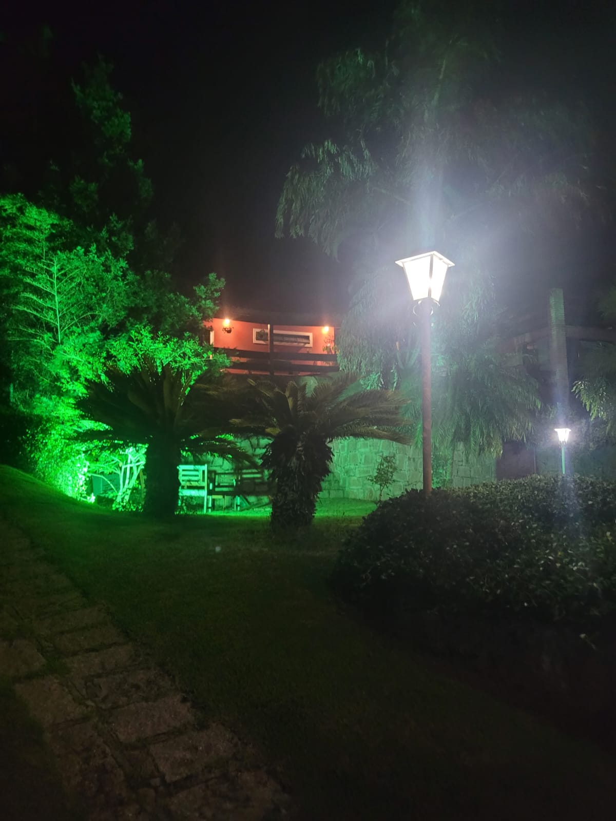 Casa Térrea com 3 dormitórios e Piscina a Venda no Condomínio Jardim do Ribeirão I