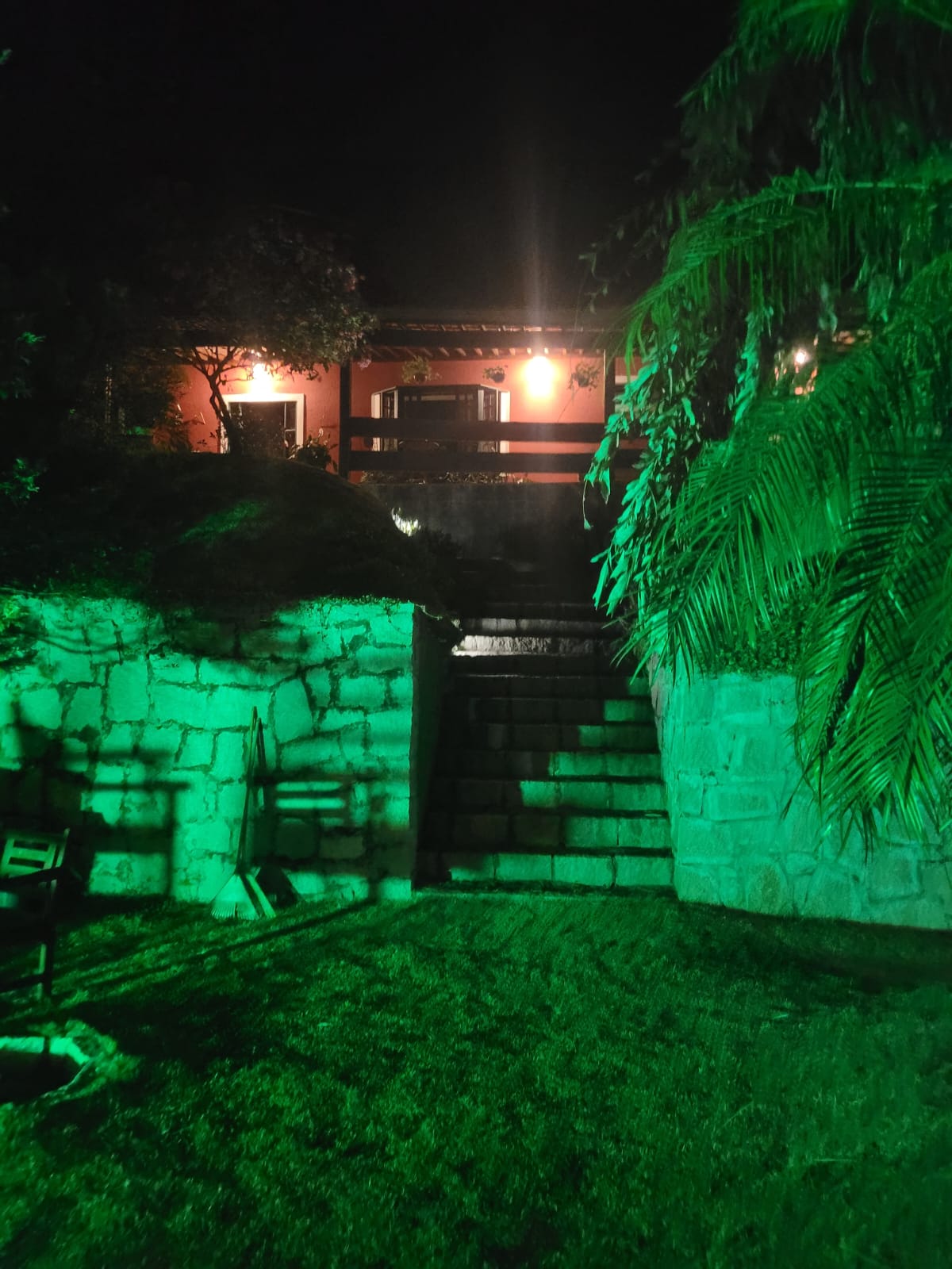 Casa Térrea com 3 dormitórios e Piscina a Venda no Condomínio Jardim do Ribeirão I