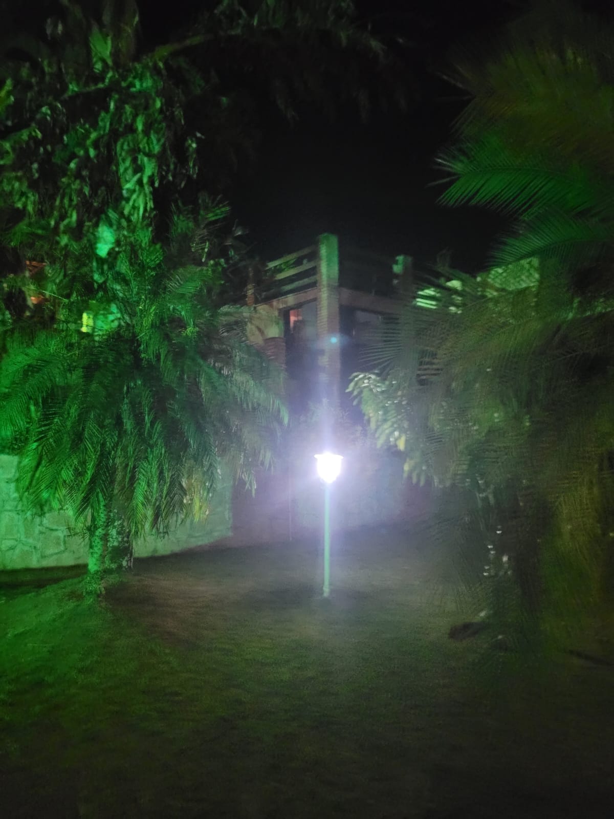 Casa Térrea com 3 dormitórios e Piscina a Venda no Condomínio Jardim do Ribeirão I