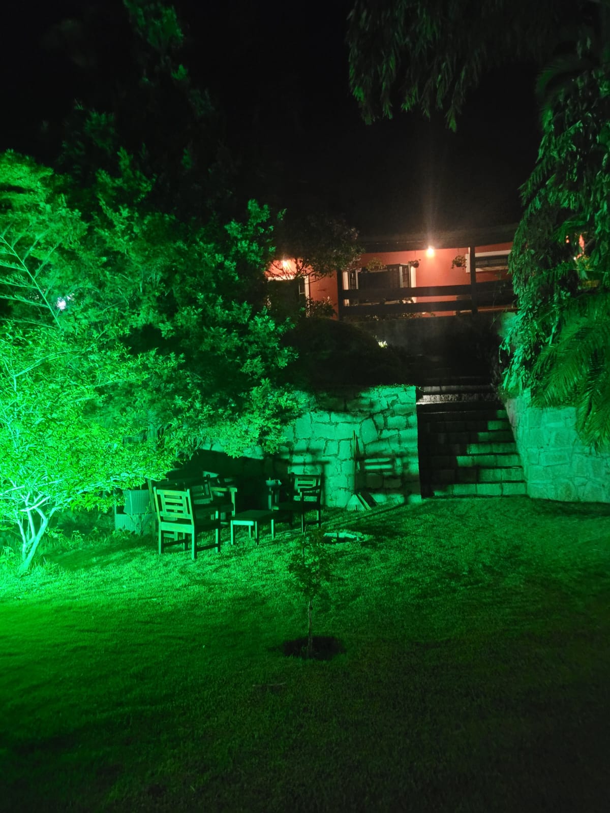 Casa Térrea com 3 dormitórios e Piscina a Venda no Condomínio Jardim do Ribeirão I