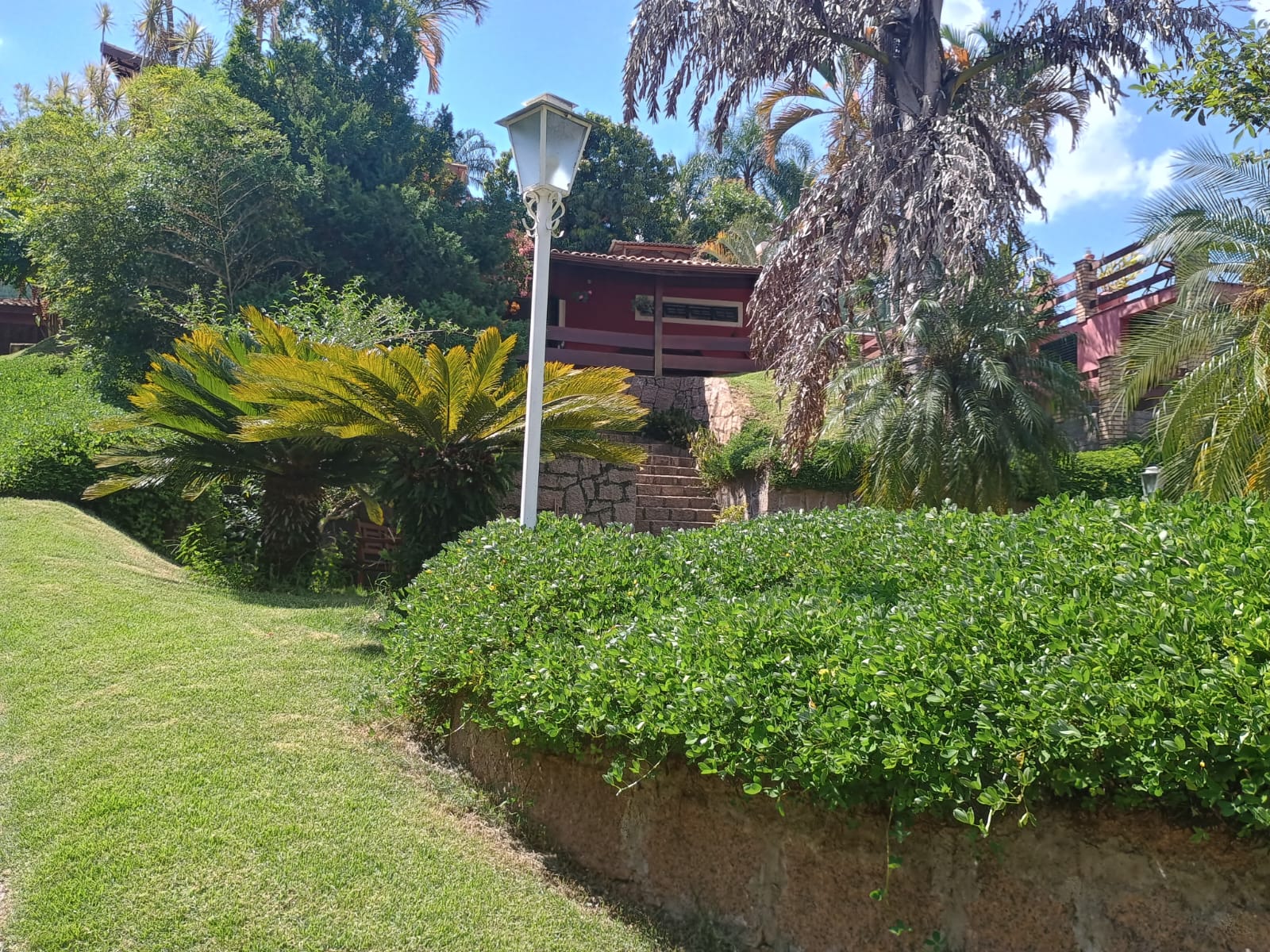 Casa Térrea com 3 dormitórios e Piscina a Venda no Condomínio Jardim do Ribeirão I