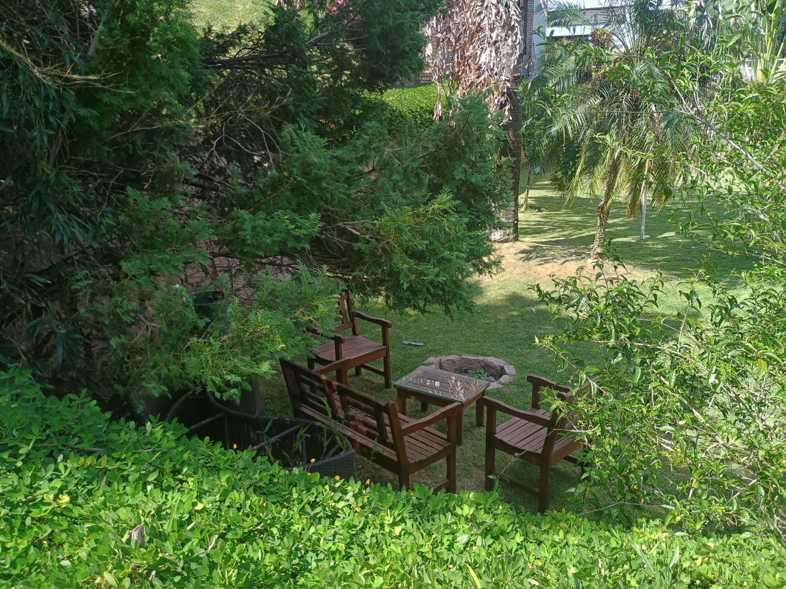 Casa Térrea com 3 dormitórios e Piscina a Venda no Condomínio Jardim do Ribeirão I