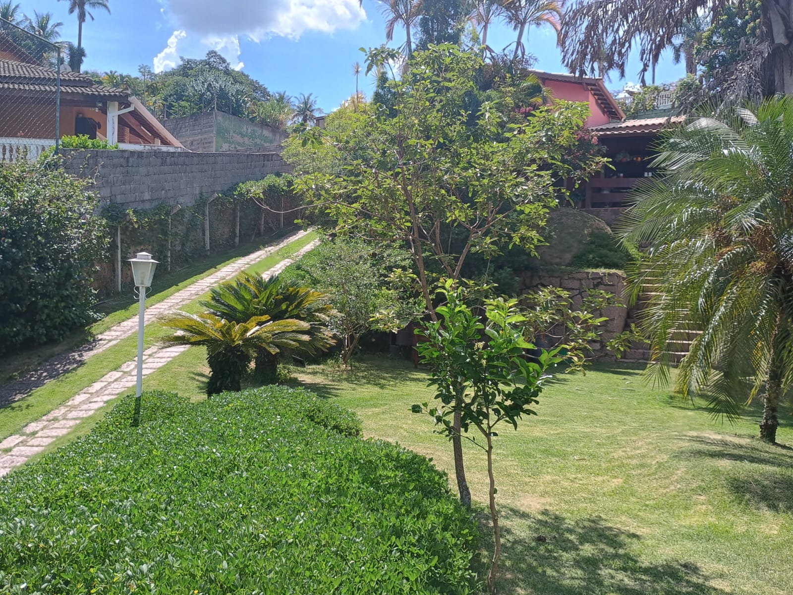 Casa Térrea com 3 dormitórios e Piscina a Venda no Condomínio Jardim do Ribeirão I