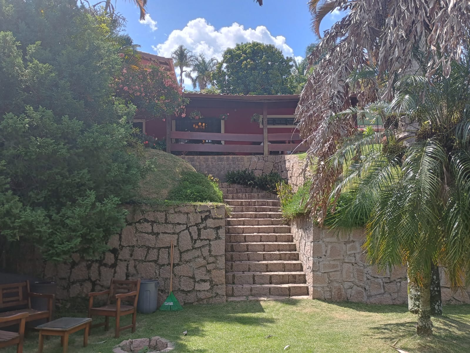 Casa Térrea com 3 dormitórios e Piscina a Venda no Condomínio Jardim do Ribeirão I