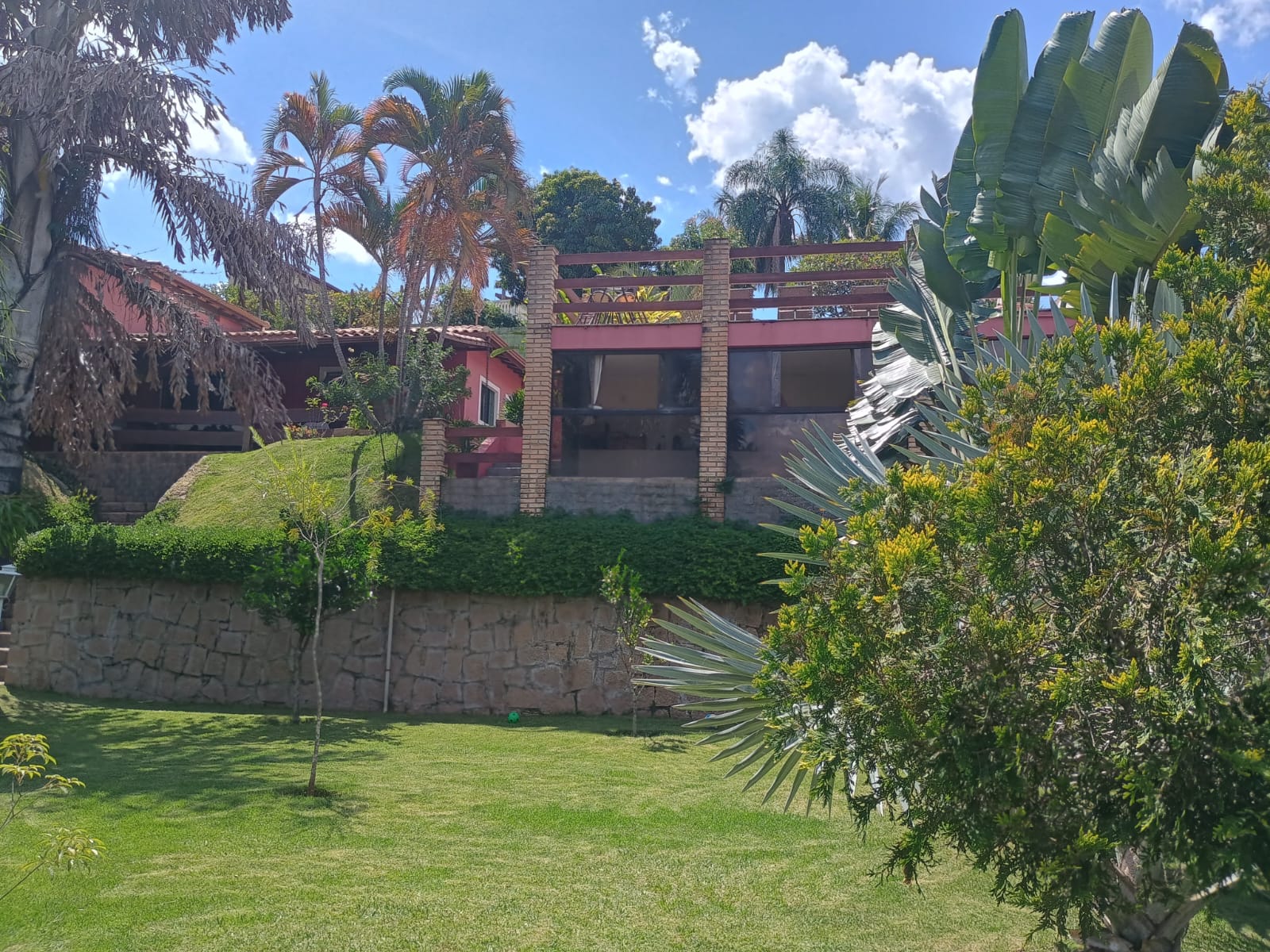 Casa Térrea com 3 dormitórios e Piscina a Venda no Condomínio Jardim do Ribeirão I