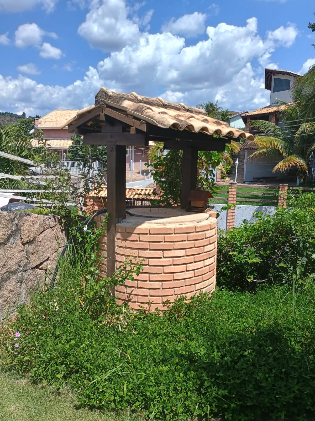 Casa Térrea com 3 dormitórios e Piscina a Venda no Condomínio Jardim do Ribeirão I