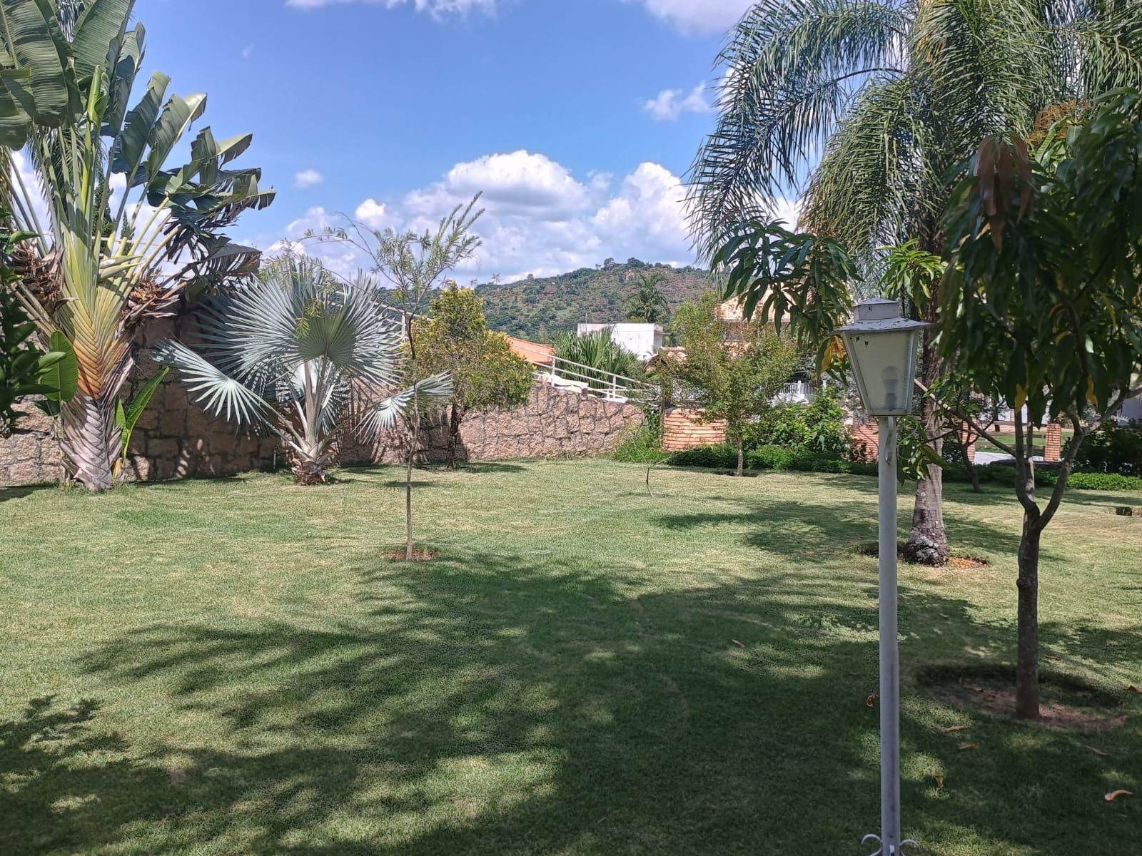 Casa Térrea com 3 dormitórios e Piscina a Venda no Condomínio Jardim do Ribeirão I