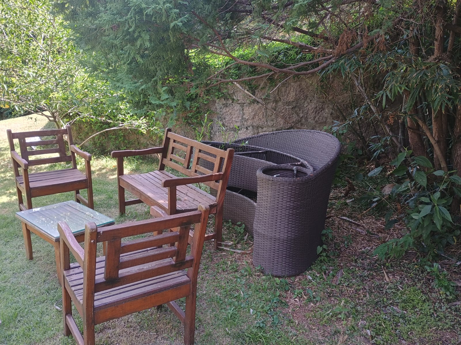 Casa Térrea com 3 dormitórios e Piscina a Venda no Condomínio Jardim do Ribeirão I