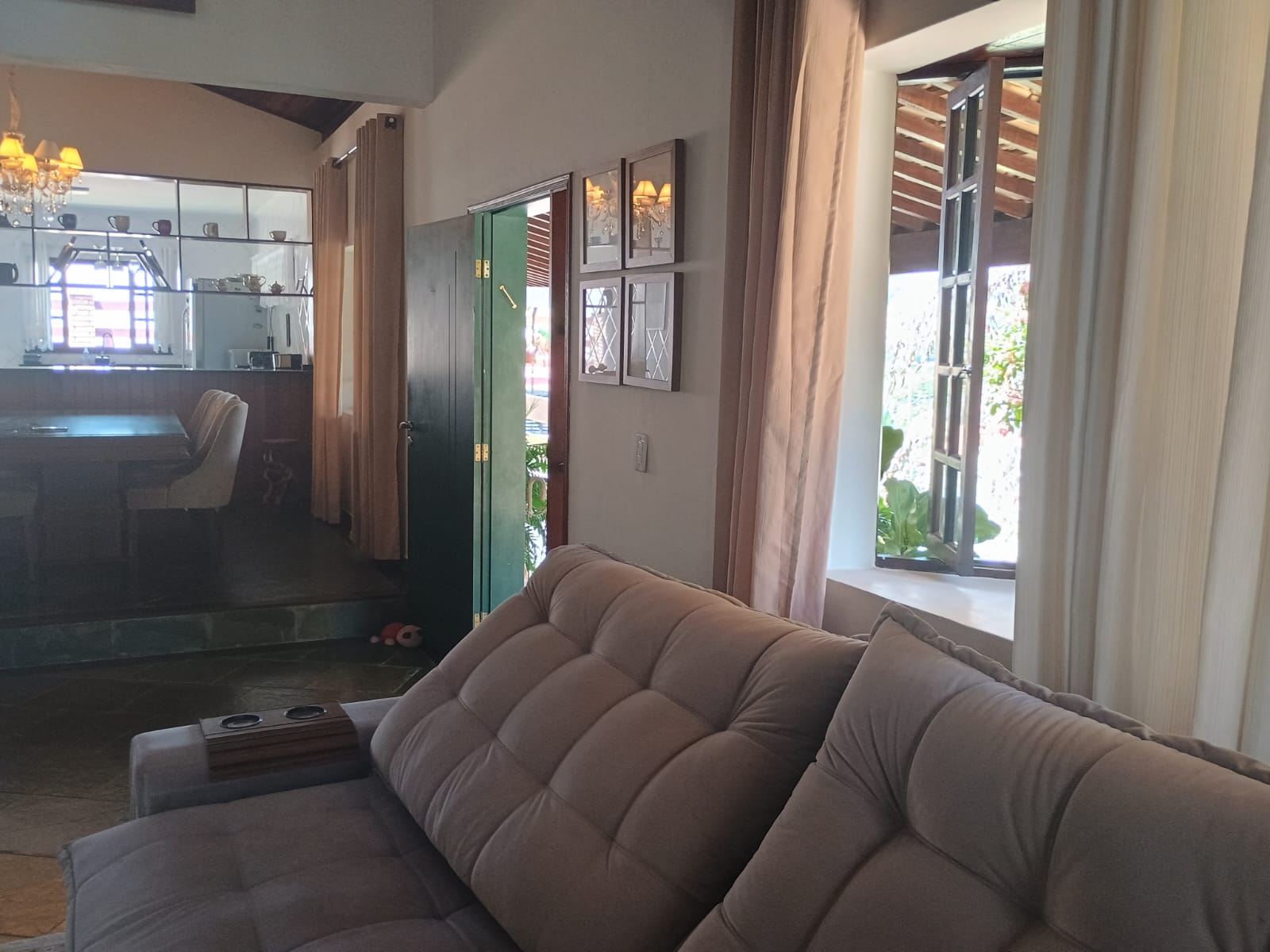 Casa Térrea com 3 dormitórios e Piscina a Venda no Condomínio Jardim do Ribeirão I